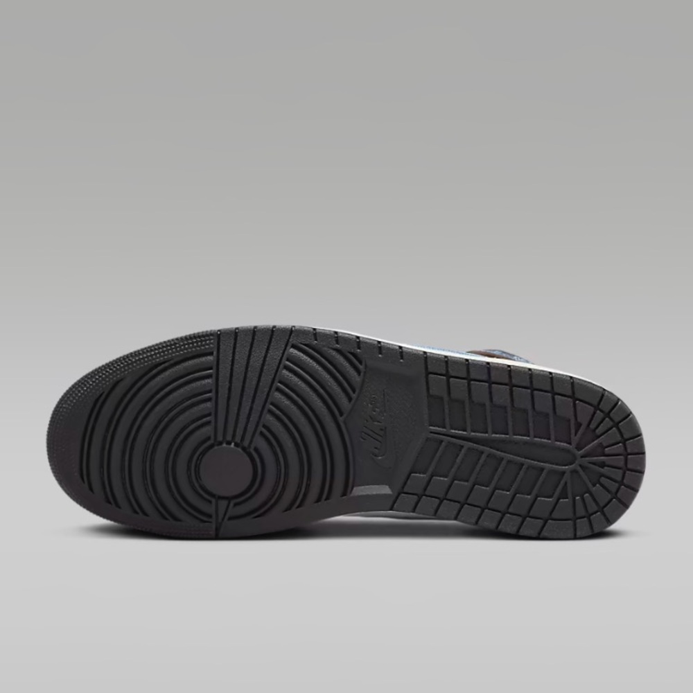 I’m selling a pair of 12.5 w nike se they are never worn and brand new